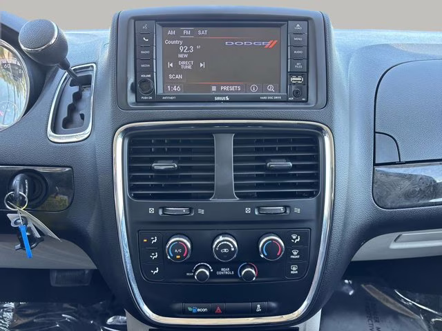 2019 Black Onyx Crystal Pearlcoat Dodge Grand Caravan SE FWD Van