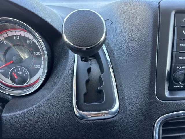 2019 Black Onyx Crystal Pearlcoat Dodge Grand Caravan SE FWD Van