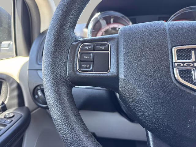 2019 Black Onyx Crystal Pearlcoat Dodge Grand Caravan SE FWD Van