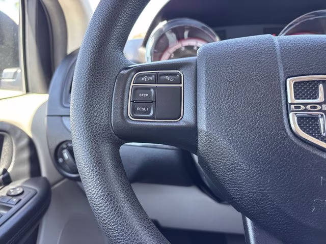 2019 Black Onyx Crystal Pearlcoat Dodge Grand Caravan SE FWD Van