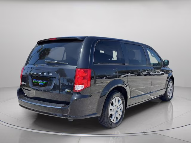 2019 Black Onyx Crystal Pearlcoat Dodge Grand Caravan SE FWD Van