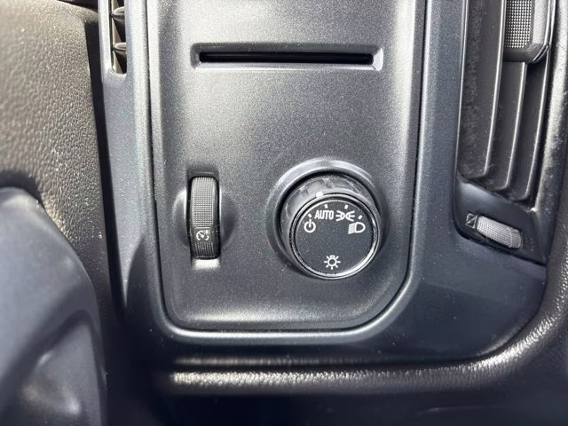 2018 Silver Ice Metallic Chevrolet Silverado 1500 WT RWD Truck