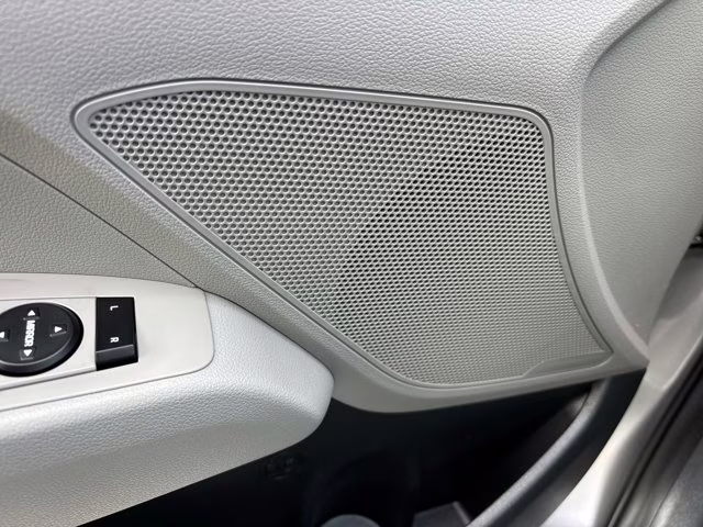 2020 Stellar Silver Hyundai Elantra SE FWD Sedan