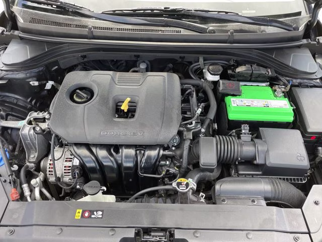 2020 Phantom Black Hyundai Elantra SE FWD Sedan