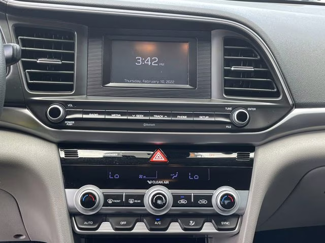 2020 Phantom Black Hyundai Elantra SE FWD Sedan