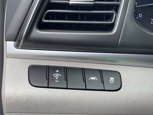 2020 Phantom Black Hyundai Elantra SE FWD Sedan