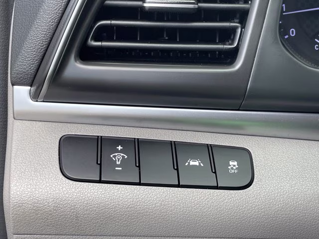2020 Phantom Black Hyundai Elantra SE FWD Sedan