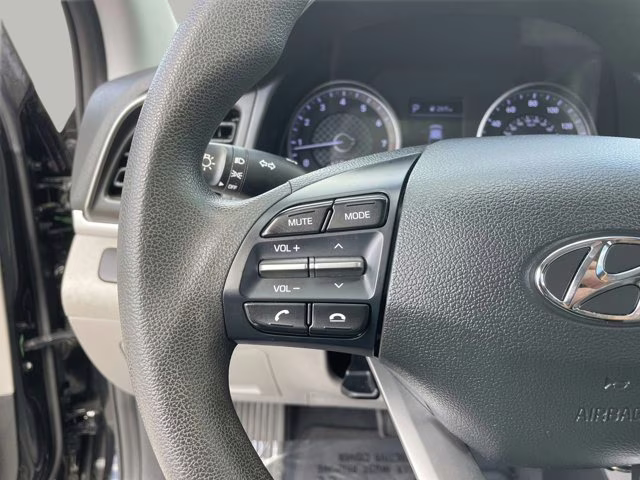 2020 Phantom Black Hyundai Elantra SE FWD Sedan