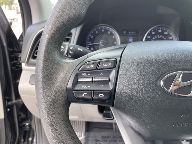 2020 Phantom Black Hyundai Elantra SE FWD Sedan
