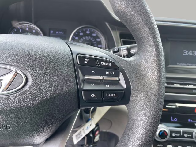 2020 Phantom Black Hyundai Elantra SE FWD Sedan