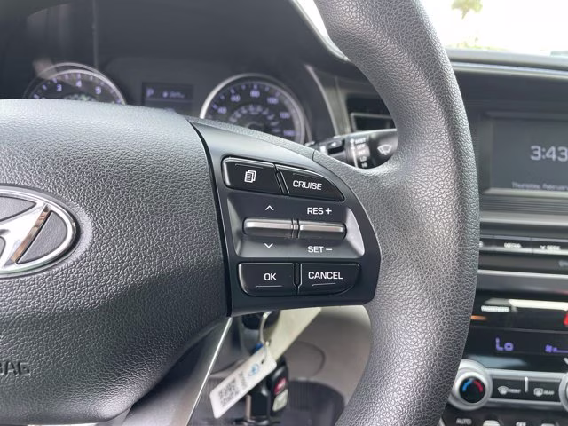 2020 Phantom Black Hyundai Elantra SE FWD Sedan