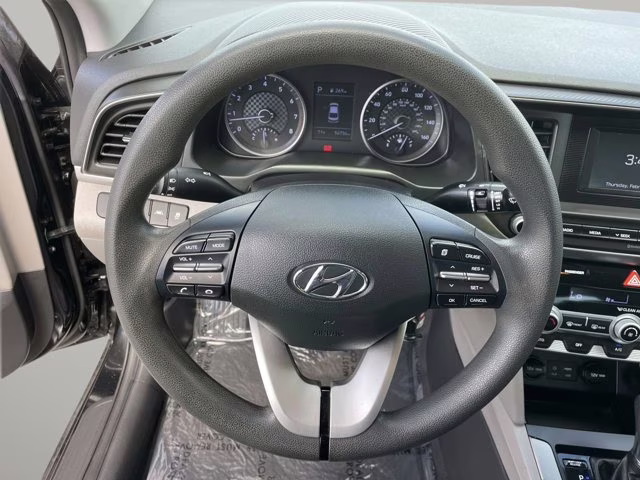 2020 Phantom Black Hyundai Elantra SE FWD Sedan