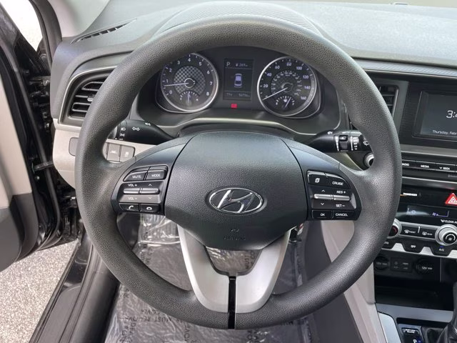 2020 Phantom Black Hyundai Elantra SE FWD Sedan