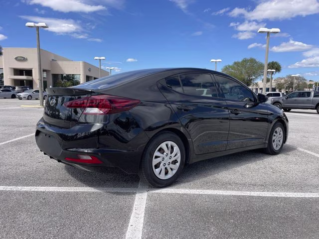 2020 Phantom Black Hyundai Elantra SE FWD Sedan