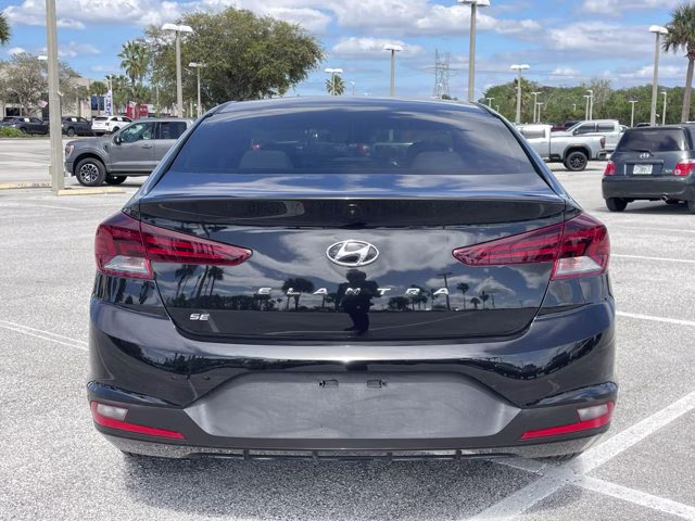 2020 Phantom Black Hyundai Elantra SE FWD Sedan