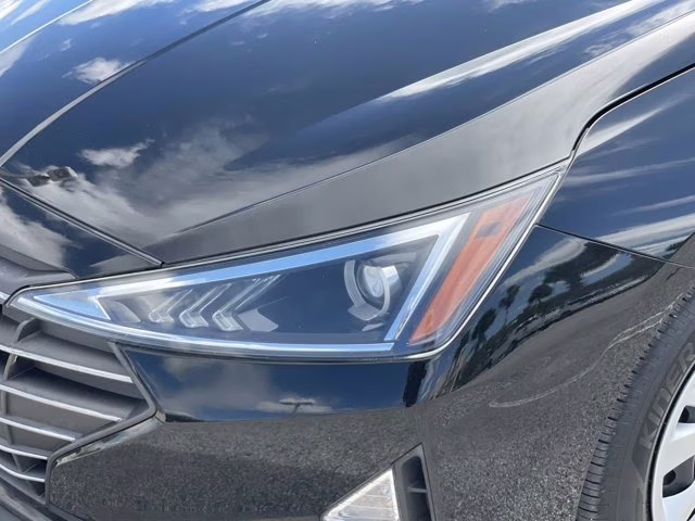 2020 Phantom Black Hyundai Elantra SE FWD Sedan
