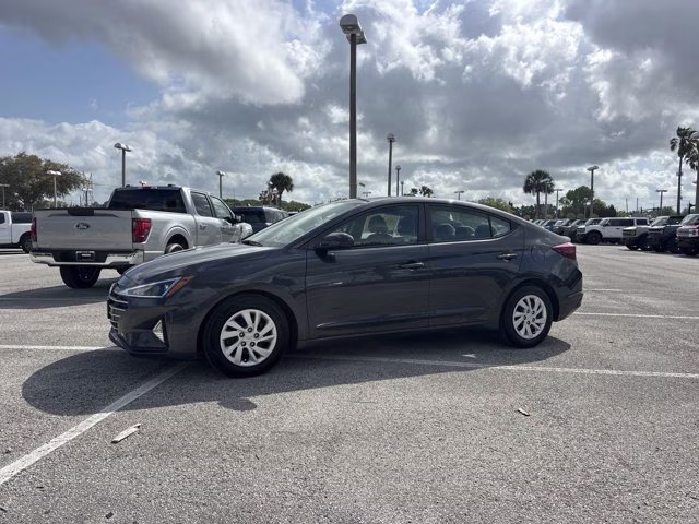 2020 Portofino Gray Hyundai Elantra SE FWD Sedan