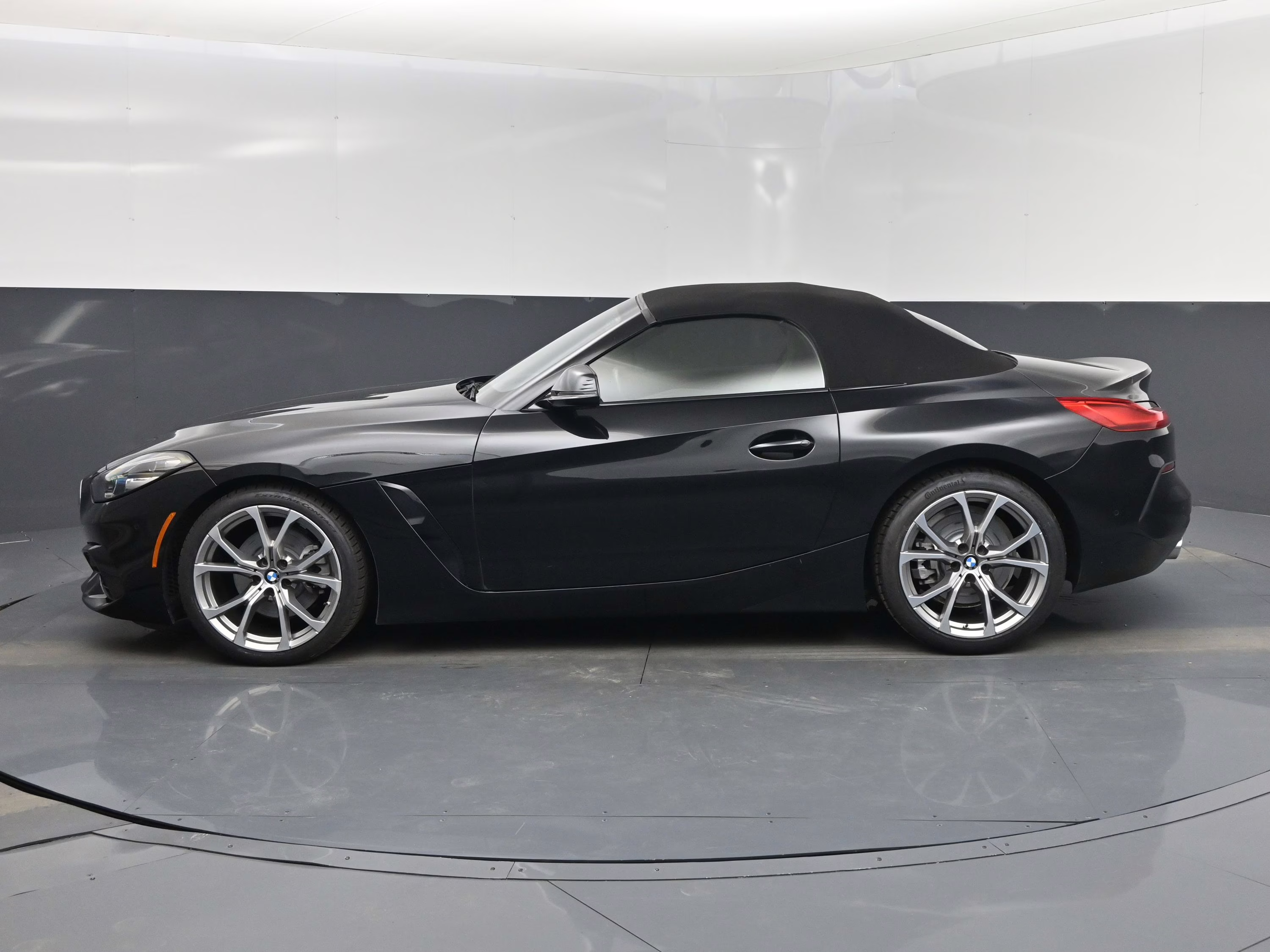 2019 Black Sapphire Metallic BMW Z4 sDrive30i RWD Convertible