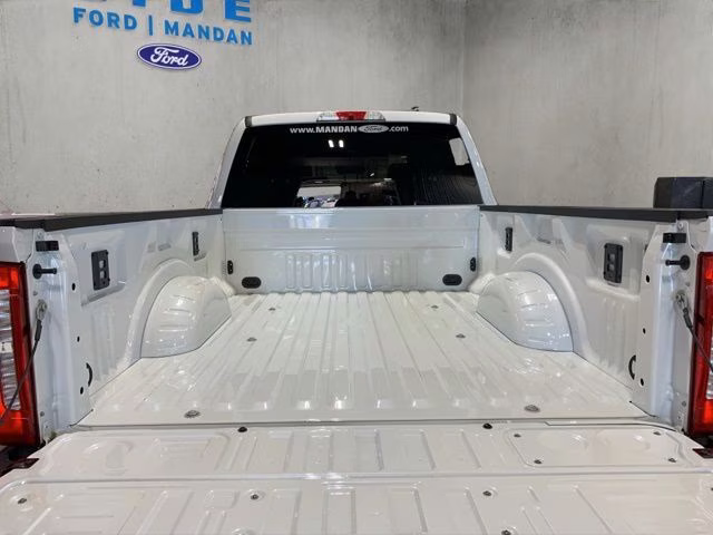 2026 Star White Metallic Tri-Coat Ford Super Duty F-250 SRW Lariat 4X4 Truck