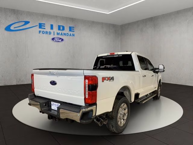 2026 Star White Metallic Tri-Coat Ford Super Duty F-250 SRW Lariat 4X4 Truck