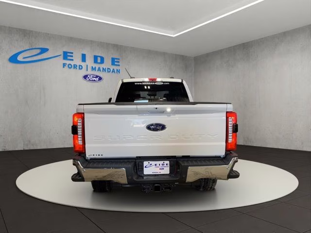 2026 Star White Metallic Tri-Coat Ford Super Duty F-250 SRW Lariat 4X4 Truck