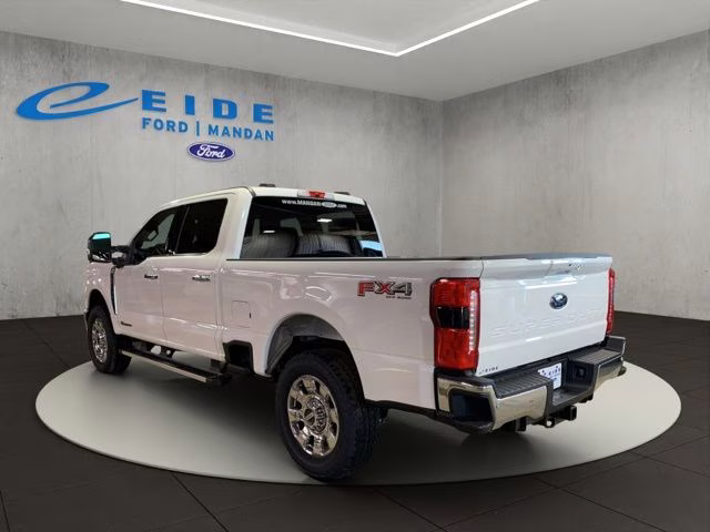 2026 Star White Metallic Tri-Coat Ford Super Duty F-250 SRW Lariat 4X4 Truck