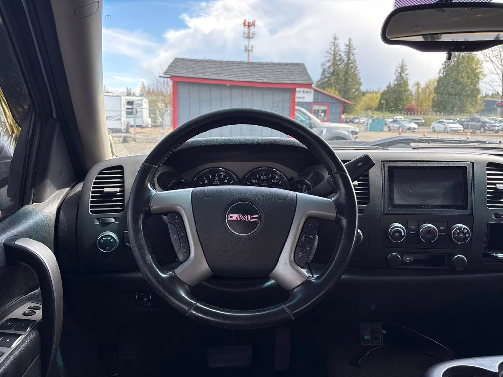 2014 White GMC Sierra 2500HD SLE 4X4 Truck