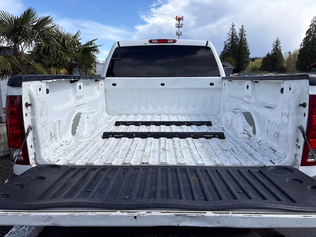 2014 White GMC Sierra 2500HD SLE 4X4 Truck