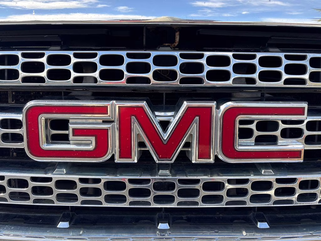 2014 White GMC Sierra 2500HD SLE 4X4 Truck