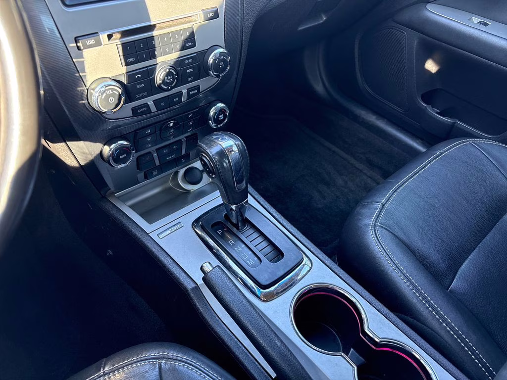 2011 Bordeaux Reserve Metallic Ford Fusion SEL FWD Sedan