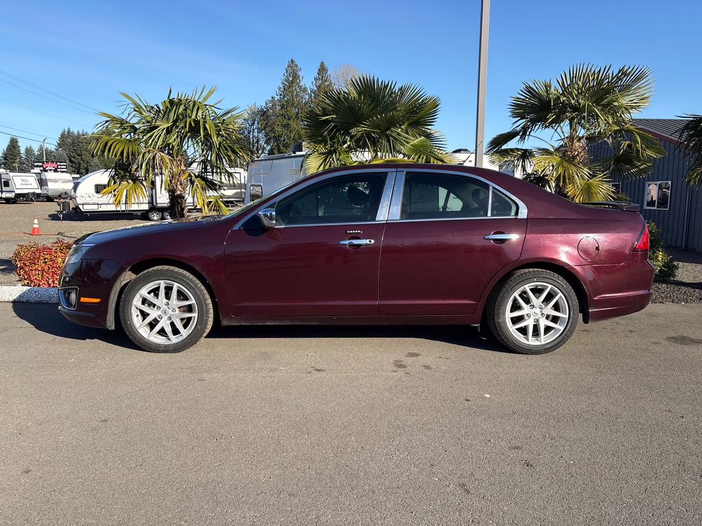 2011 Bordeaux Reserve Metallic Ford Fusion SEL FWD Sedan