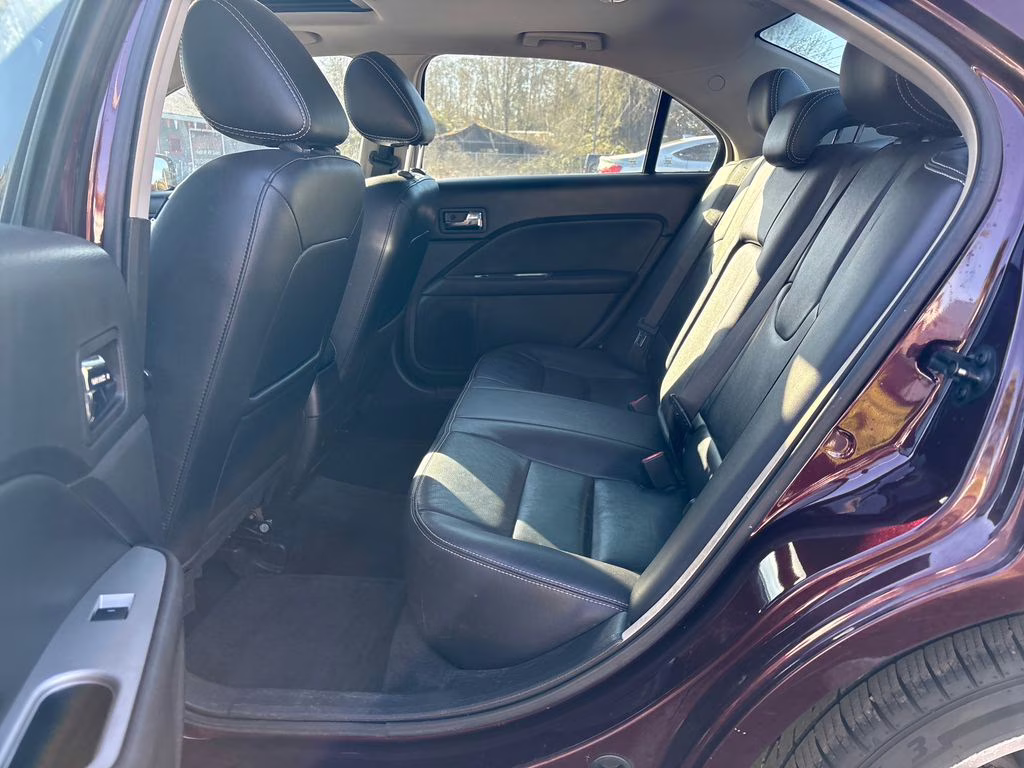 2011 Bordeaux Reserve Metallic Ford Fusion SEL FWD Sedan