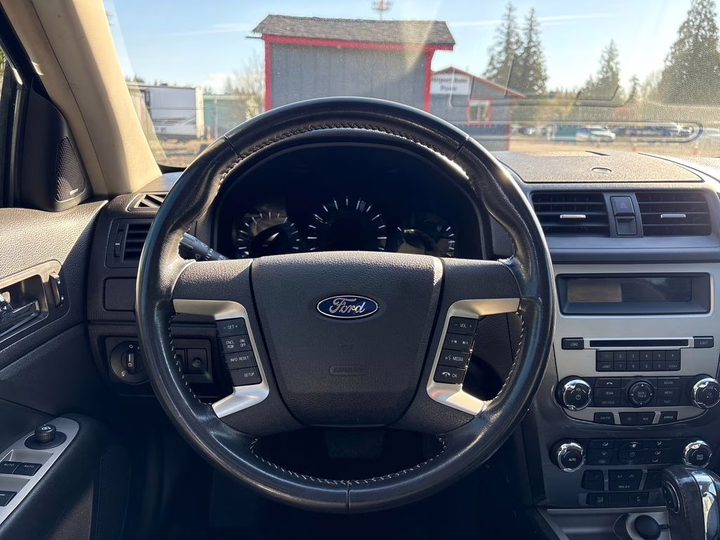 2011 Bordeaux Reserve Metallic Ford Fusion SEL FWD Sedan