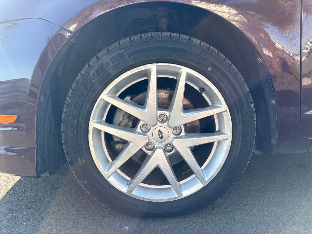 2011 Bordeaux Reserve Metallic Ford Fusion SEL FWD Sedan