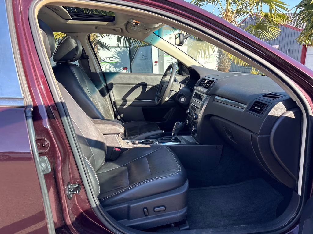 2011 Bordeaux Reserve Metallic Ford Fusion SEL FWD Sedan