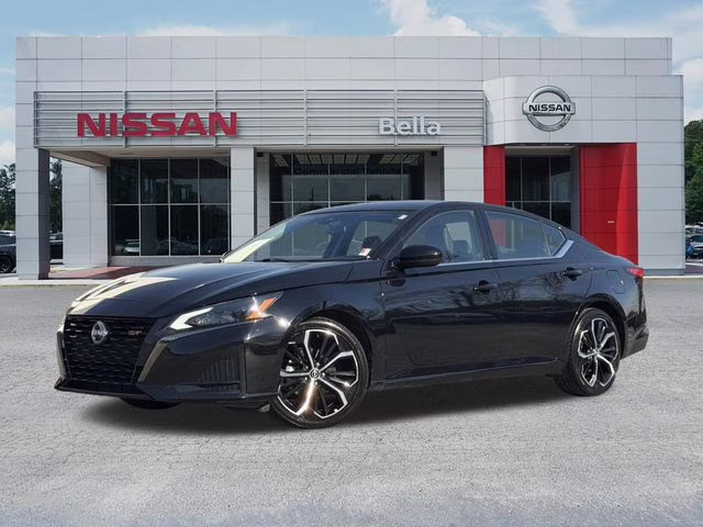2024 Super Black Clearcoat Nissan Altima 2.5 SR FWD Sedan