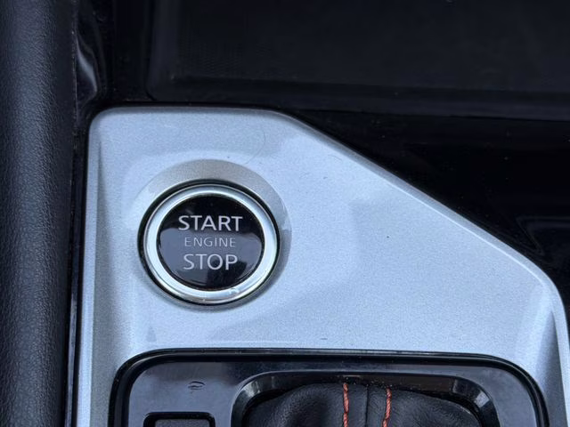 2024 Super Black Clearcoat Nissan Altima 2.5 SR FWD Sedan