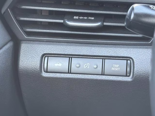 2024 Super Black Clearcoat Nissan Altima 2.5 SR FWD Sedan