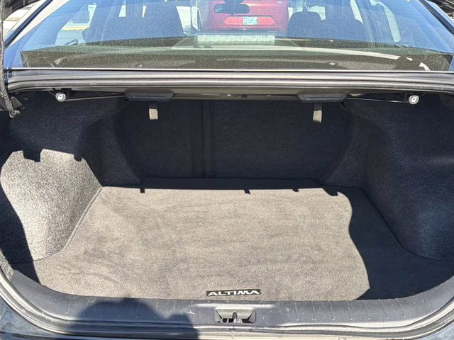 2024 Super Black Clearcoat Nissan Altima 2.5 SR FWD Sedan