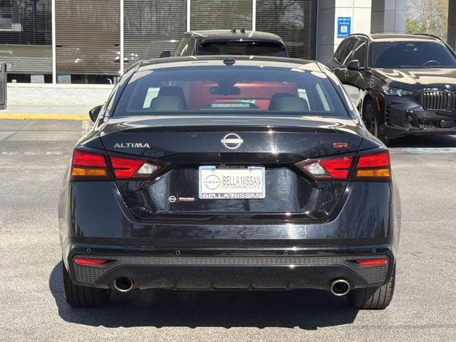 2024 Super Black Clearcoat Nissan Altima 2.5 SR FWD Sedan