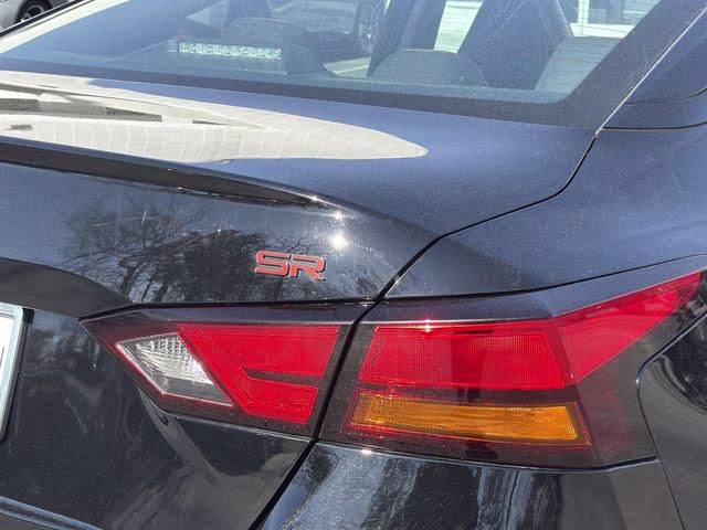 2024 Super Black Clearcoat Nissan Altima 2.5 SR FWD Sedan