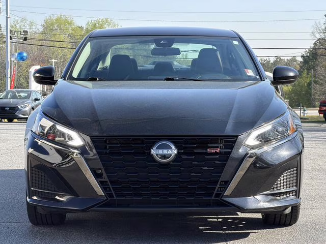 2024 Super Black Clearcoat Nissan Altima 2.5 SR FWD Sedan