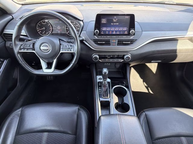 2024 Super Black Clearcoat Nissan Altima 2.5 SR FWD Sedan