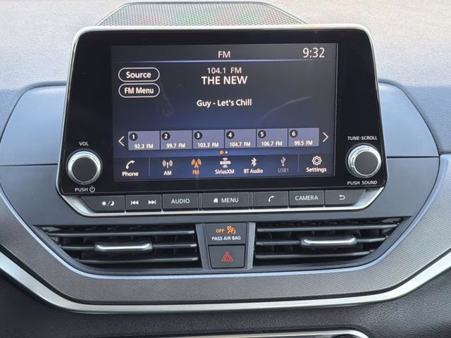 2024 Super Black Clearcoat Nissan Altima 2.5 SR FWD Sedan