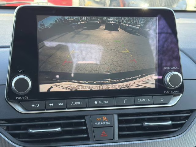 2024 Super Black Clearcoat Nissan Altima 2.5 SR FWD Sedan