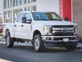 2019 Oxford White Ford Super Duty F-250 SRW XLT 4X4 Truck