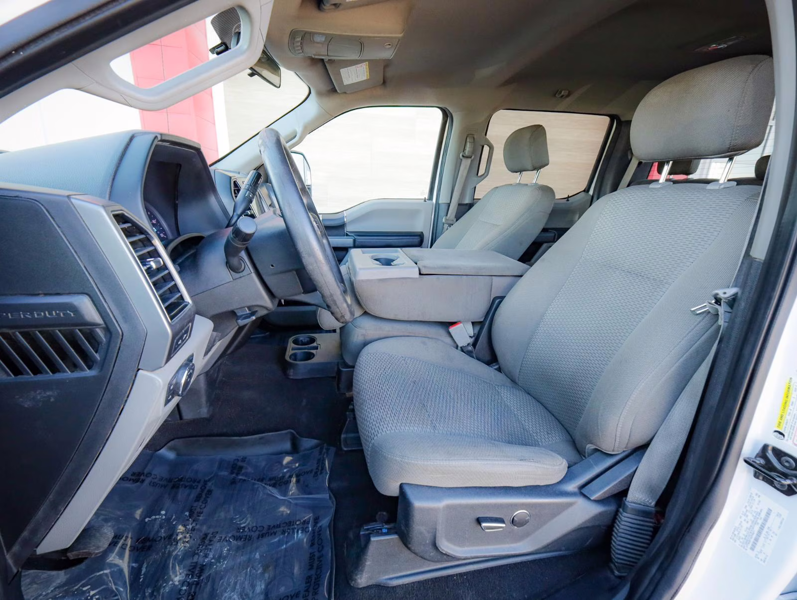 2019 Oxford White Ford Super Duty F-250 SRW XLT 4X4 Truck