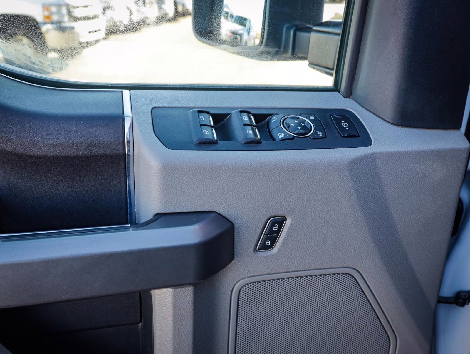 2019 Oxford White Ford Super Duty F-250 SRW XLT 4X4 Truck