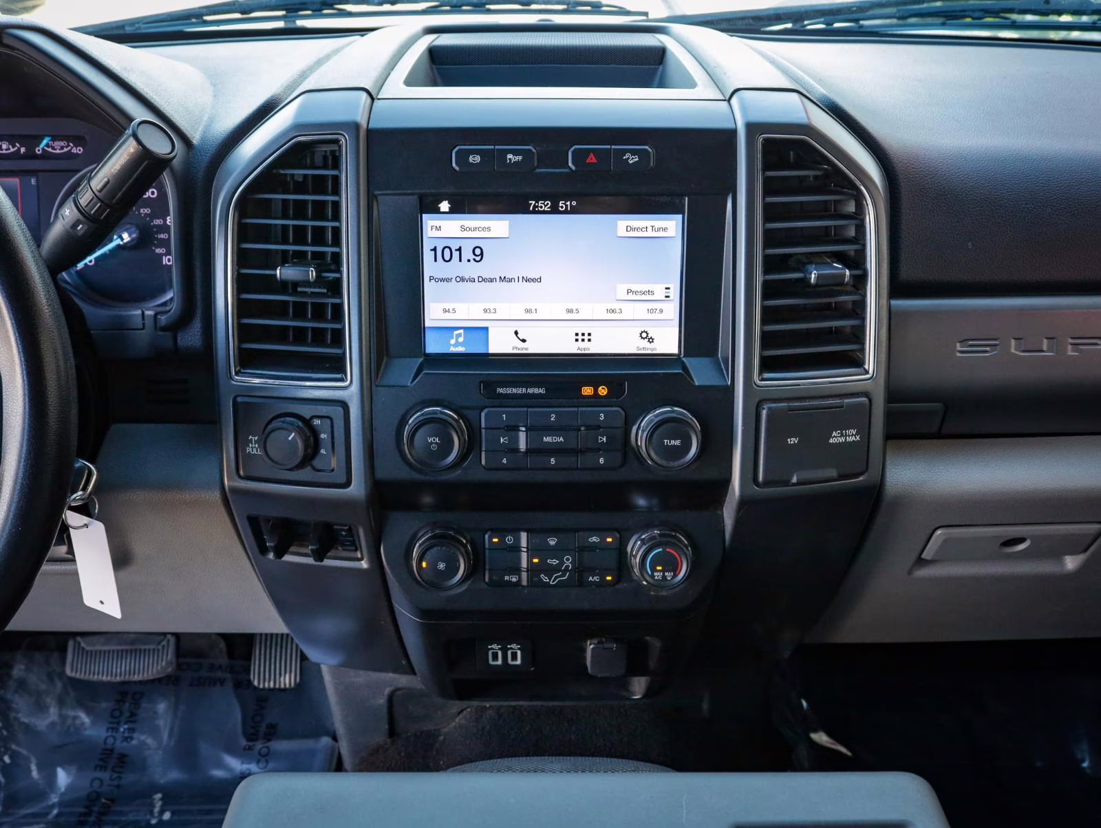 2019 Oxford White Ford Super Duty F-250 SRW XLT 4X4 Truck