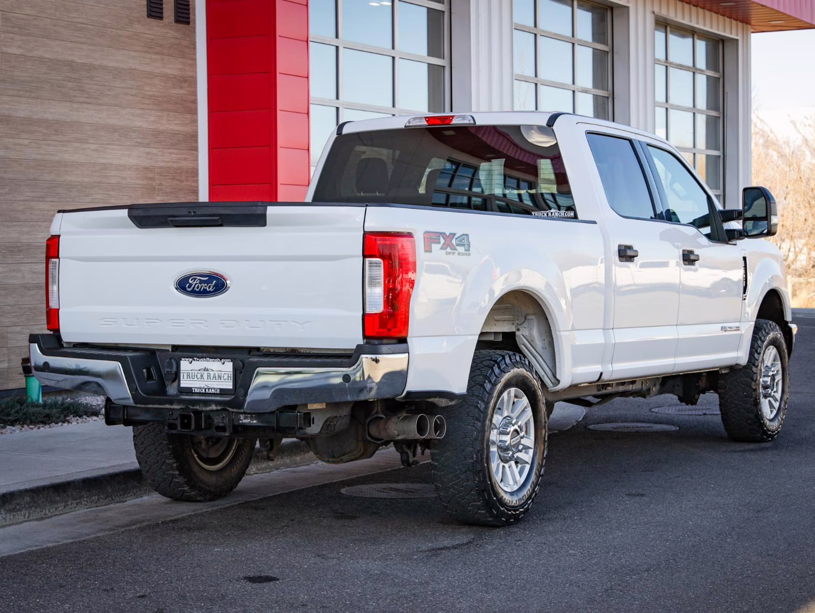 2019 Oxford White Ford Super Duty F-250 SRW XLT 4X4 Truck